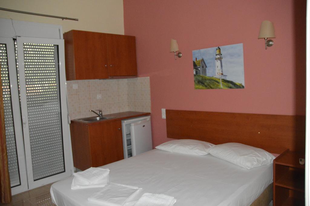 Marvi Hotel Kamena Vourla Exterior photo