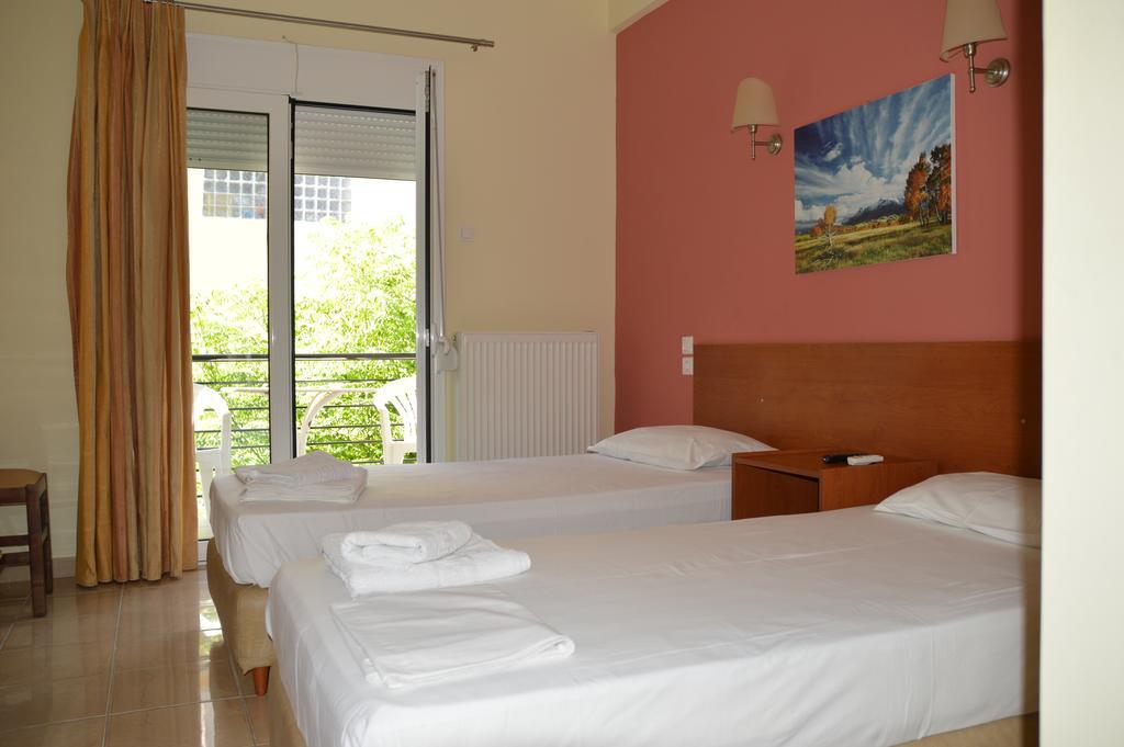 Marvi Hotel Kamena Vourla Room photo