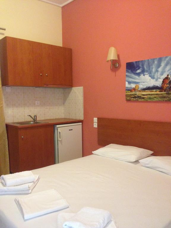Marvi Hotel Kamena Vourla Room photo