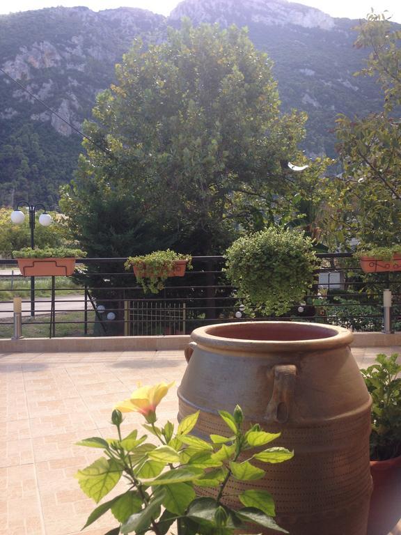 Marvi Hotel Kamena Vourla Exterior photo